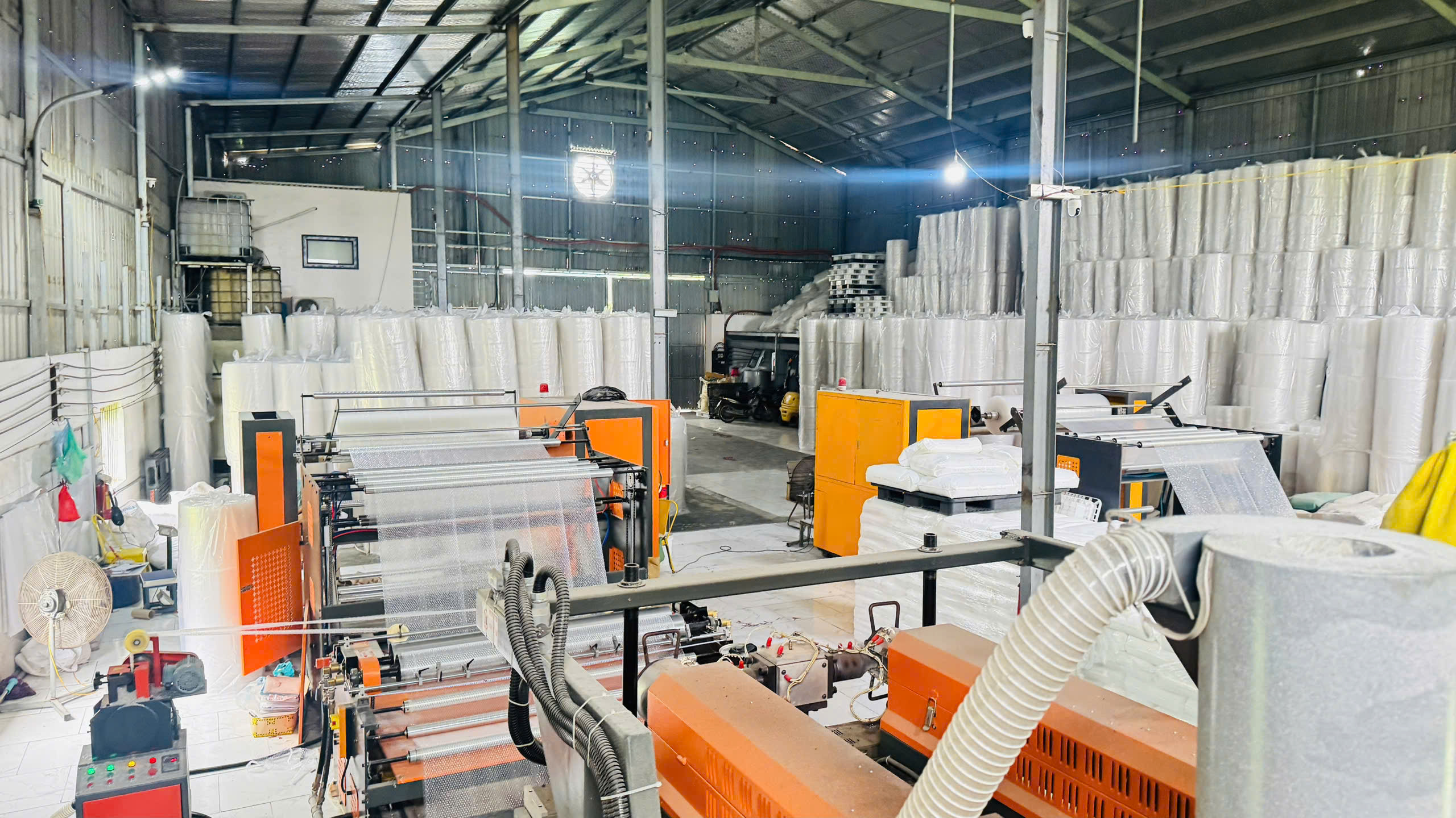 Sản phẩm xốp nổ cuộn lớn của nhà máy THT